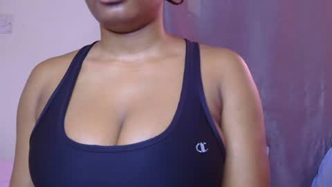 Snapshot of sweet_miah12 chatting on 06/23/26, 06:11 Queen debby online show from 06/23/26, 06:11