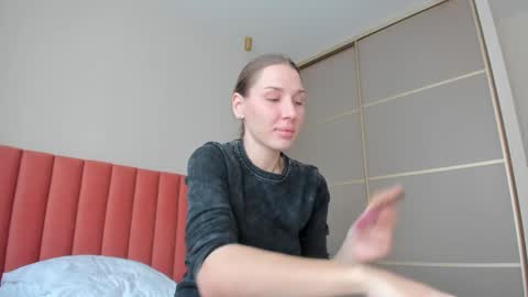 Snapshot of sweet_miss381 chatting on 02/08/25, 04:25 Sofi online show from 02/08/25, 04:25