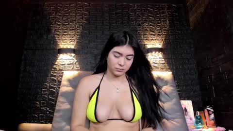 Snapshot of sweet_moniicaa chatting on 01/30/25, 10:19 Monica online show from 01/30/25, 10:19
