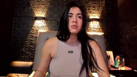 Snapshot of sweet_moniicaa chatting on 02/05/25, 10:51 Monica online show from 02/05/25, 10:51