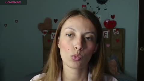 sweet_moon_v_ online show from 02/12/26, 11:22