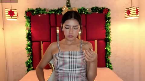 Snapshot of sweet_mussee chatting on 12/19/25, 07:10 Daniela online show from 12/19/25, 07:10