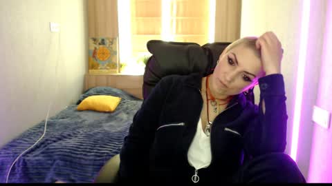 Snapshot of sweet_n_strong chatting on 05/14/26, 11:17 sweet_n_strong online show from 05/14/26, 11:17