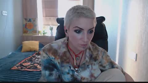 Snapshot of sweet_n_strong chatting on 06/11/26, 11:19 sweet_n_strong online show from 06/11/26, 11:19