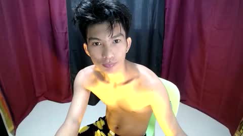Snapshot of sweet_neth chatting on 04/20/26, 04:26 KENNETH online show from 04/20/26, 04:26