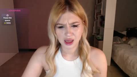 sweet_nicole_333 online show from 11/05/25, 08:25