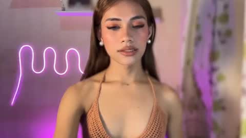 Snapshot of sweet_nikki03 chatting on 09/22/25, 03:03 sweet_nikki03 online show from 09/22/25, 03:03