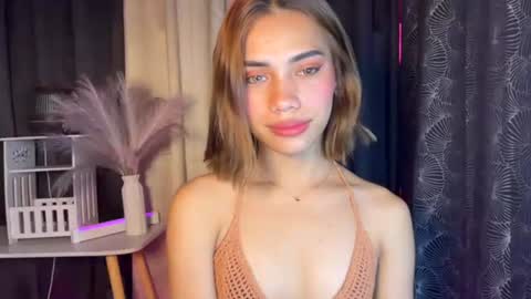 Snapshot of sweet_nikki03 chatting on 10/12/25, 05:23 sweet_nikki03 online show from 10/12/25, 05:23