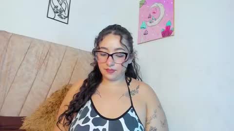 Cristina online show from 10/15/25, 05:13