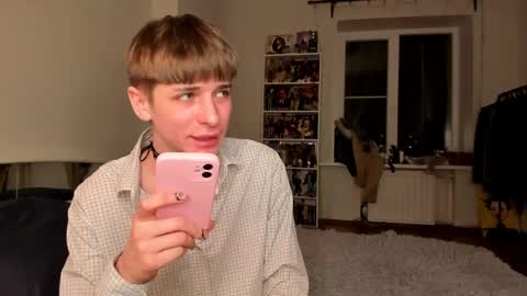 kira online show from 01/26/25, 07:41