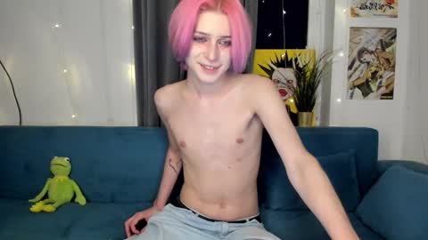 kira online show from 10/07/25, 08:50