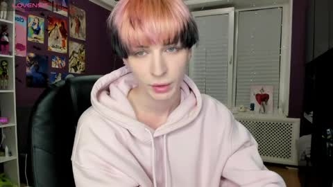 Snapshot of sweet_peach__ chatting on 05/21/26, 08:38 kira online show from 05/21/26, 08:38