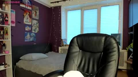 Snapshot of sweet_peach__ chatting on 05/31/26, 06:09 kira online show from 05/31/26, 06:09