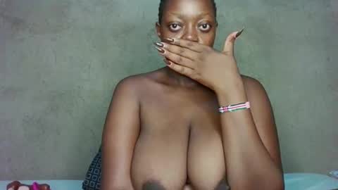 sweet_pie29 online show from 04/22/26, 11:50