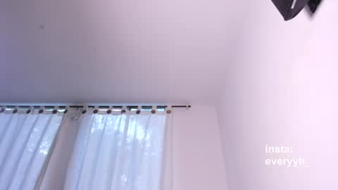 Snapshot of sweet_poetry chatting on 06/14/26, 10:56 Ev online show from 06/14/26, 10:56