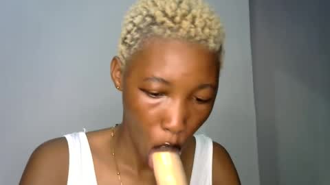 Snapshot of sweet_pussy04 chatting on 06/10/26, 04:45 sweet girl online show from 06/10/26, 04:45