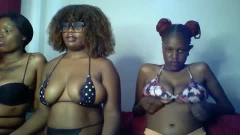Snapshot of sweet_rayana_ chatting on 03/31/26, 02:39 sweet rayana online show from 03/31/26, 02:39
