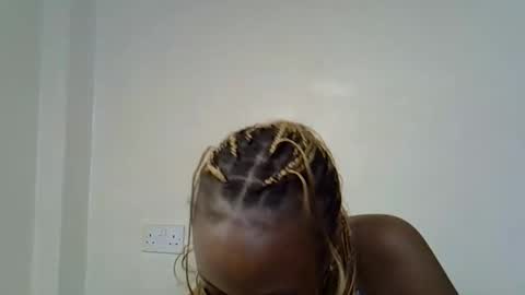 Elina online show from 12/19/25, 05:47