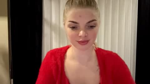 Snapshot of sweet_sinn_ chatting on 10/27/25, 09:19 Mira online show from 10/27/25, 09:19