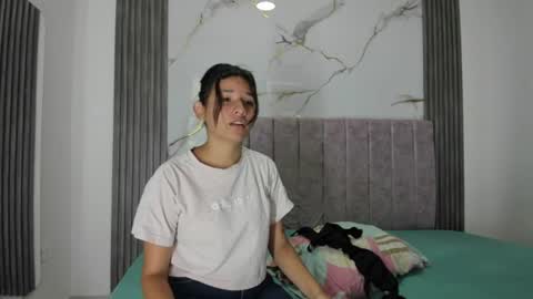 sweet_sofi20 online show from 07/12/26, 01:57