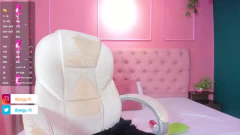 Yeileen online show from 09/24/25, 07:39