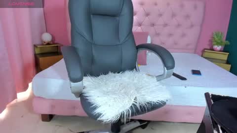 Yeileen online show from 05/20/26, 08:48