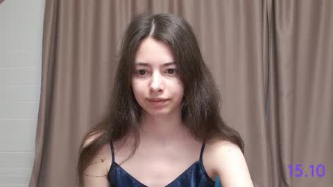 Snapshot of sweet_sweet_angel chatting on 10/15/25, 07:41 Angel online show from 10/15/25, 07:41
