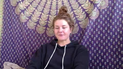 Heidi Brenner - Please check bio for schedule  FAQ online show from 11/04/25, 01:21