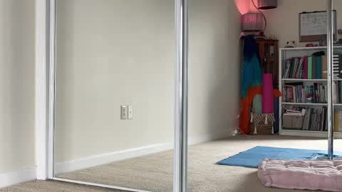 Heidi Brenner - Please check bio for schedule  FAQ online show from 04/17/26, 11:57