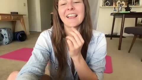 Snapshot of sweet_truffle chatting on 05/14/26, 02:02 Heidi Brenner - Please check bio for schedule FAQ online show from 05/14/26, 02:02