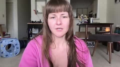 Snapshot of sweet_truffle chatting on 05/31/26, 06:09 Heidi Brenner - Please check bio for schedule FAQ online show from 05/31/26, 06:09