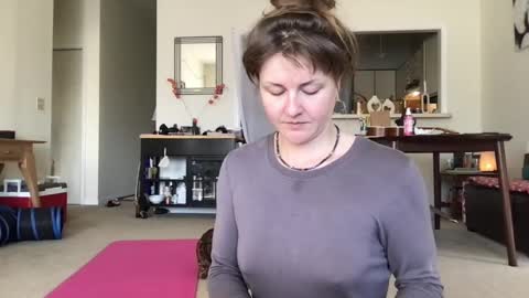 Snapshot of sweet_truffle chatting on 06/04/26, 12:33 Heidi Brenner - Please check bio for schedule FAQ online show from 06/04/26, 12:33