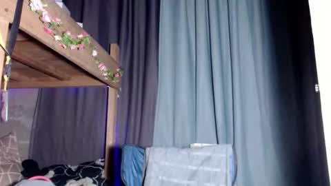 sweet_vell online show from 05/11/26, 08:06