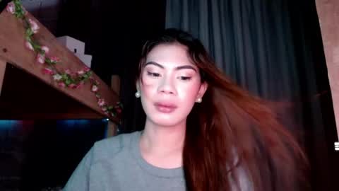 sweet_vell online show from 05/15/26, 10:39