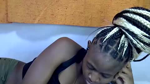 sweet_zarah online show from 02/06/26, 07:28