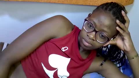 sweet_zarah online show from 03/16/26, 02:28
