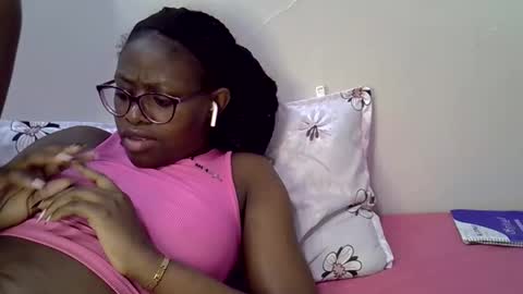 sweet_zarah online show from 04/21/26, 04:34