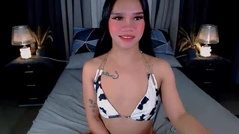 Snapshot of sweet_zoey12 chatting on 09/21/25, 08:16 bea takashi online show from 09/21/25, 08:16