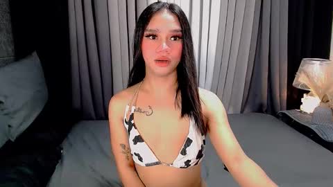 Snapshot of sweet_zoey12 chatting on 10/06/25, 08:45 bea takashi online show from 10/06/25, 08:45