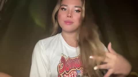 Snapshot of sweetalexa19 chatting on 02/21/26, 07:04 alexa your one and only queen online show from 02/21/26, 07:04