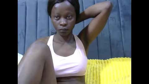 Snapshot of sweetalianah chatting on 02/25/26, 05:06 LIANAH online show from 02/25/26, 05:06