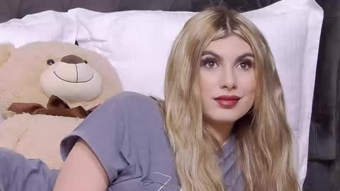 Snapshot of sweetanisia chatting on 09/25/25, 06:33 Anisia online show from 09/25/25, 06:33