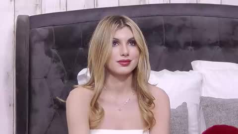 Snapshot of sweetanisia chatting on 10/17/25, 06:21 Anisia online show from 10/17/25, 06:21