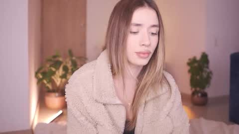 Camila online show from 12/05/25, 03:09