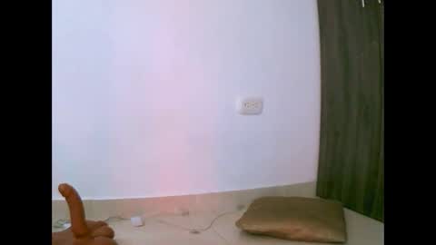 Snapshot of sweetapril_1991 chatting on 10/13/25, 07:47 sweetapril_1991 online show from 10/13/25, 07:47