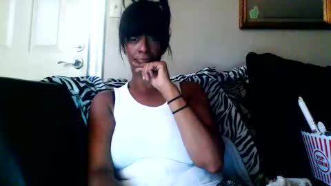 Snapshot of sweetaztea chatting on 10/15/25, 09:59 sweetaztee online show from 10/15/25, 09:59