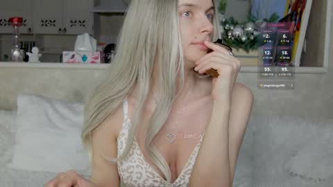 Snapshot of sweetbabyxx2021 chatting on 12/15/24, 04:29 sweetbabyxx2021 online show from 12/15/24, 04:29