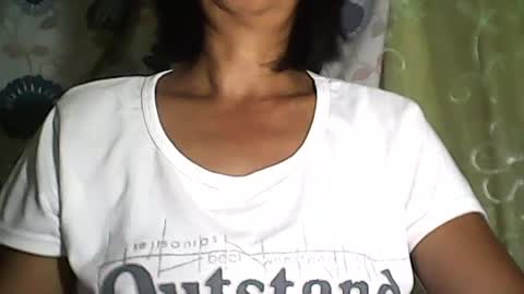 Snapshot of sweetbella24 chatting on 06/25/26, 12:31 im anne online show from 06/25/26, 12:31