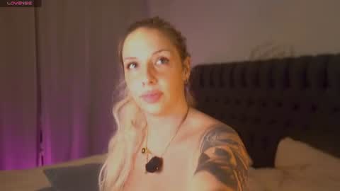 Snapshot of sweetbella95__ chatting on 06/22/26, 03:25 Bella online show from 06/22/26, 03:25