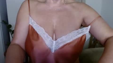 Snapshot of sweetberryxxx chatting on 02/12/25, 12:37 Diana online show from 02/12/25, 12:37